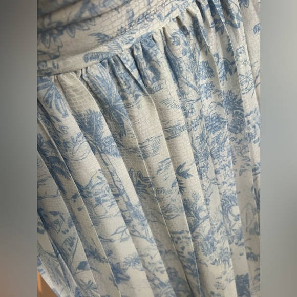 Stunning collection dress from H&M - Picture 2 of 3